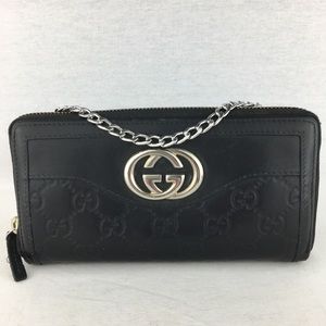 GUCCI GG Supreme Zip Wallet on Chain